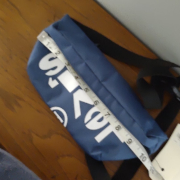 Levi's - Picture 3 of 4